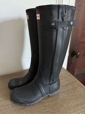 Hunter Black Tall Gloss Rubber Rain Boots